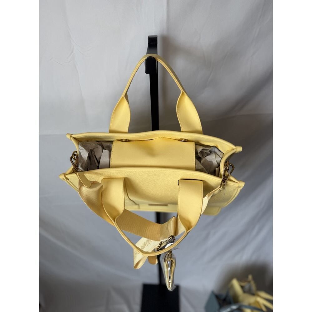 Steve Madden BWEBBER-EL Tote Bag In Pale Yellow - Picture 6 of 9